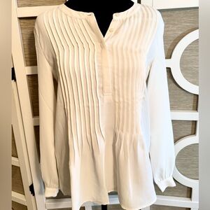 NWT! ANN TAYLOR, “Ivory White Pleated Blouse” WM’S SZ SM
